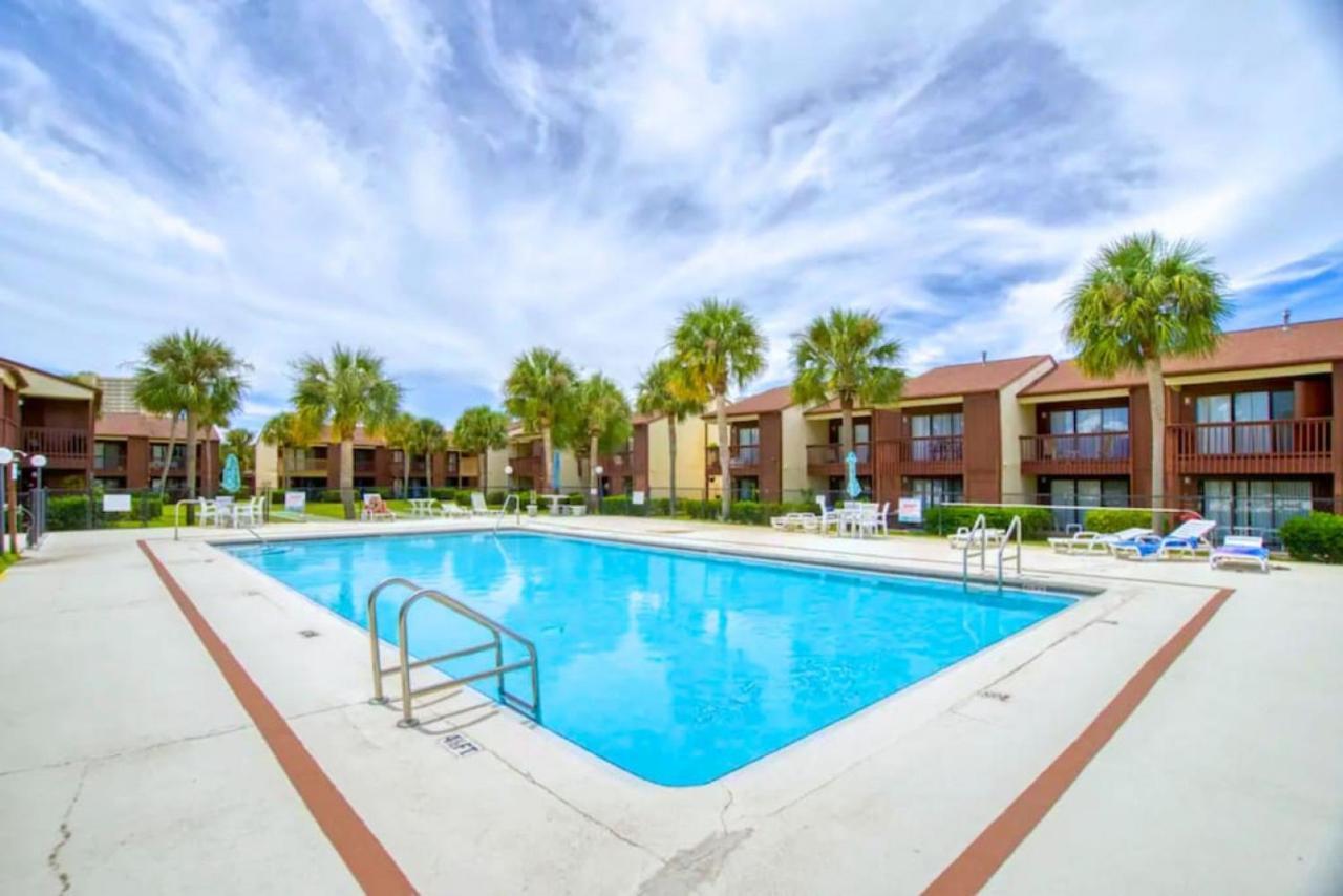 Experience Starlit Nights From Beach Happy'S Balcony Overlooking The Community Pool At Beachwalk Villa Panama City Beach Exterior photo