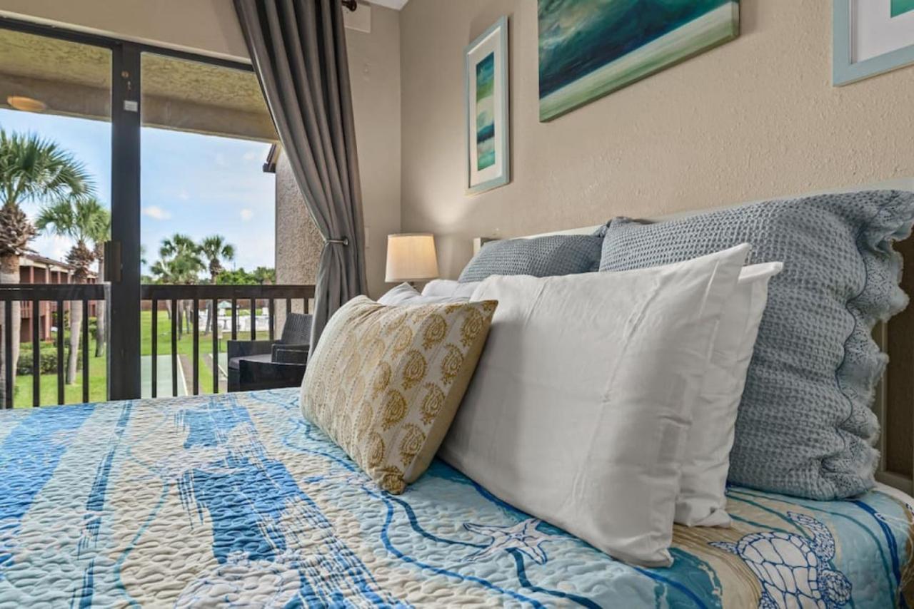 Experience Starlit Nights From Beach Happy'S Balcony Overlooking The Community Pool At Beachwalk Villa Panama City Beach Exterior photo