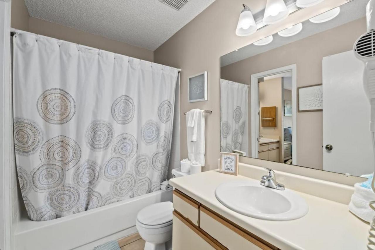 Experience Starlit Nights From Beach Happy'S Balcony Overlooking The Community Pool At Beachwalk Villa Panama City Beach Exterior photo