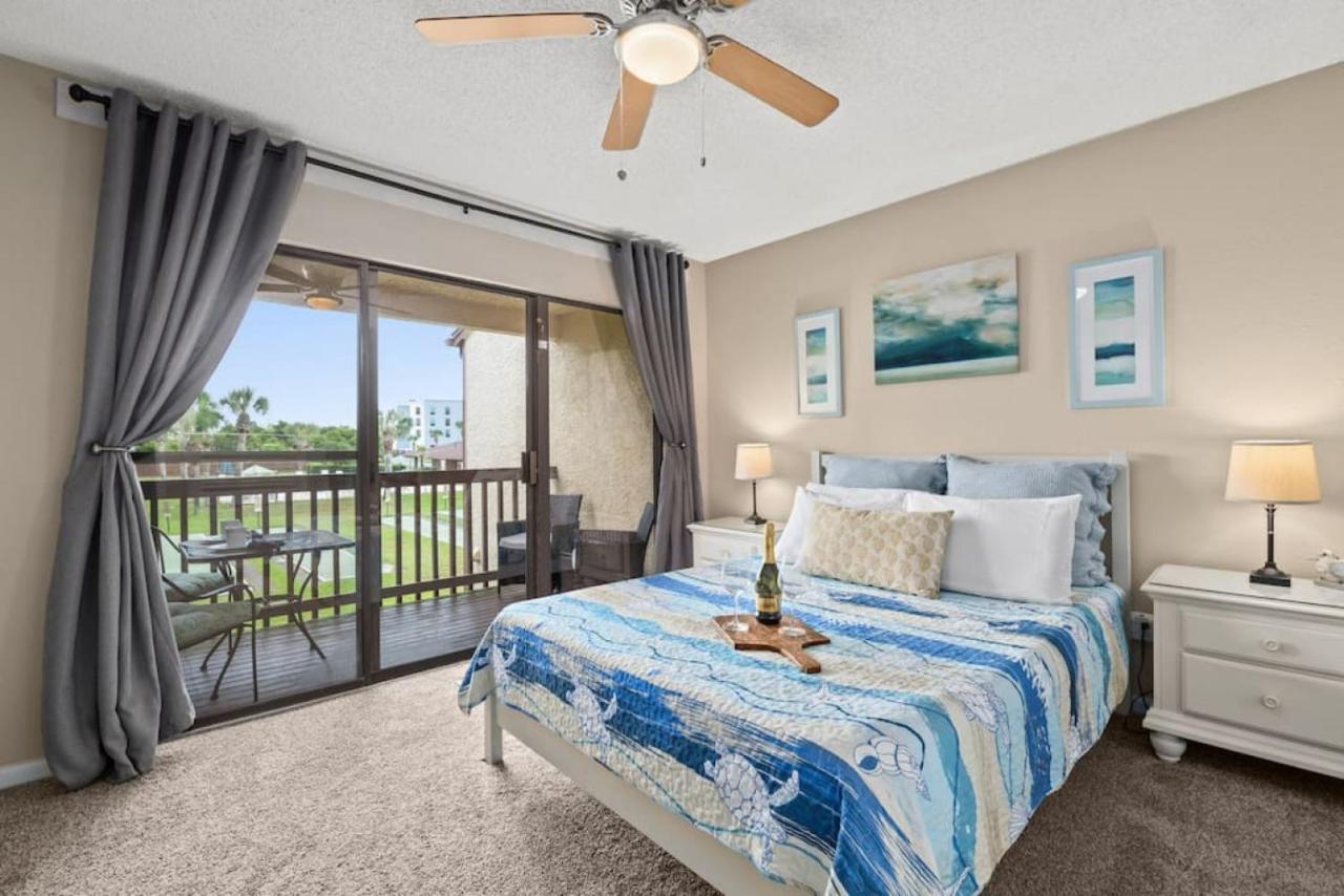 Experience Starlit Nights From Beach Happy'S Balcony Overlooking The Community Pool At Beachwalk Villa Panama City Beach Exterior photo