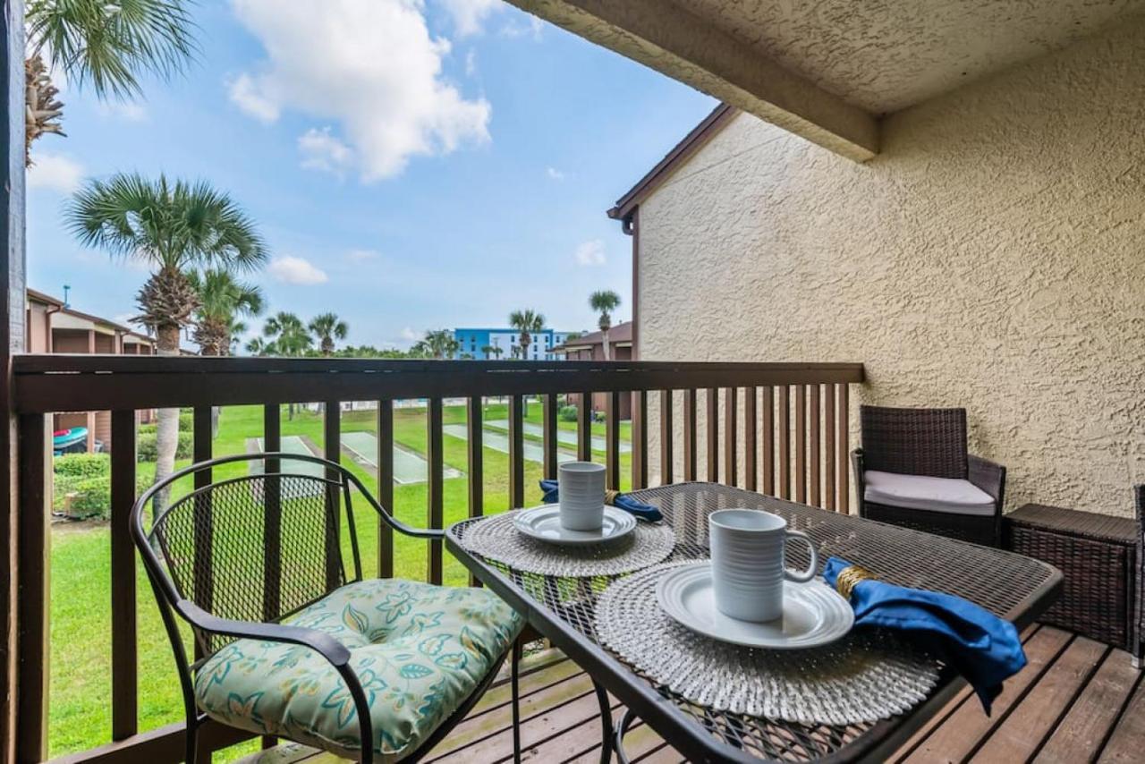 Experience Starlit Nights From Beach Happy'S Balcony Overlooking The Community Pool At Beachwalk Villa Panama City Beach Exterior photo