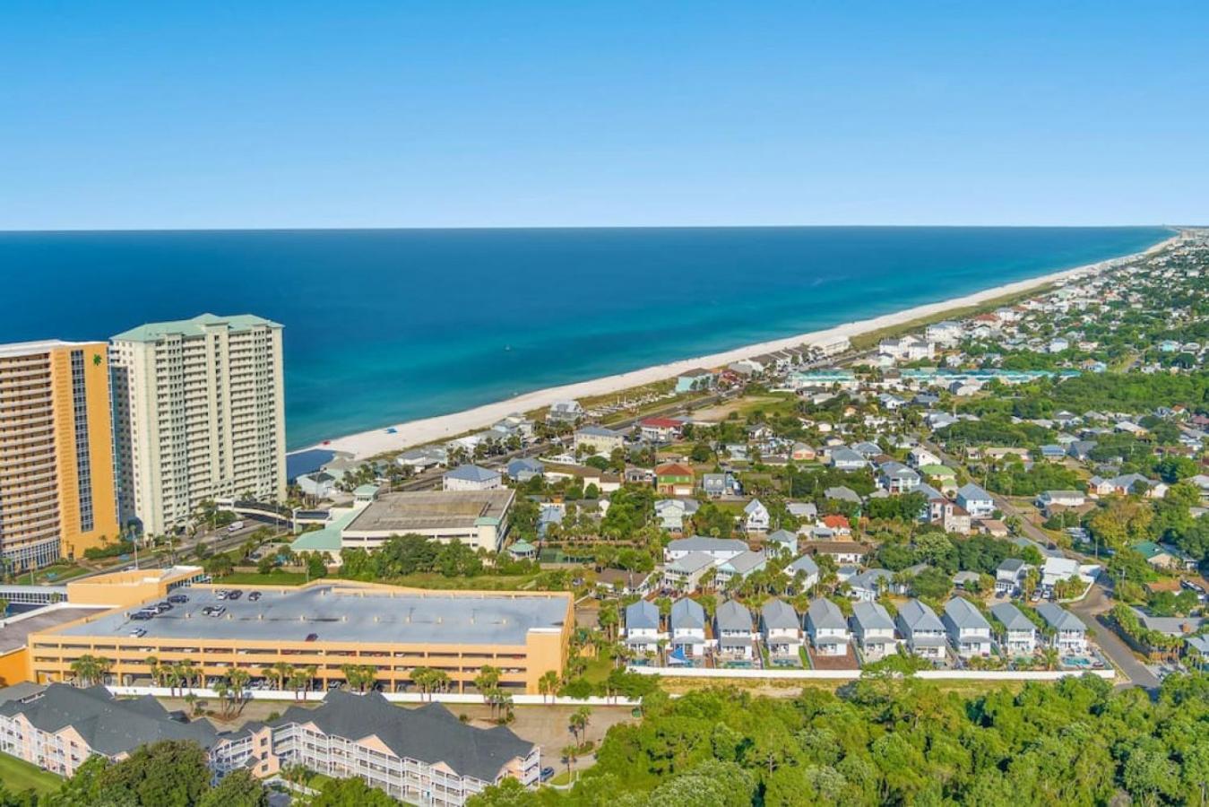 Experience Starlit Nights From Beach Happy'S Balcony Overlooking The Community Pool At Beachwalk Villa Panama City Beach Exterior photo